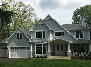 1834 Walnut Cir, Northbrook, IL 60062