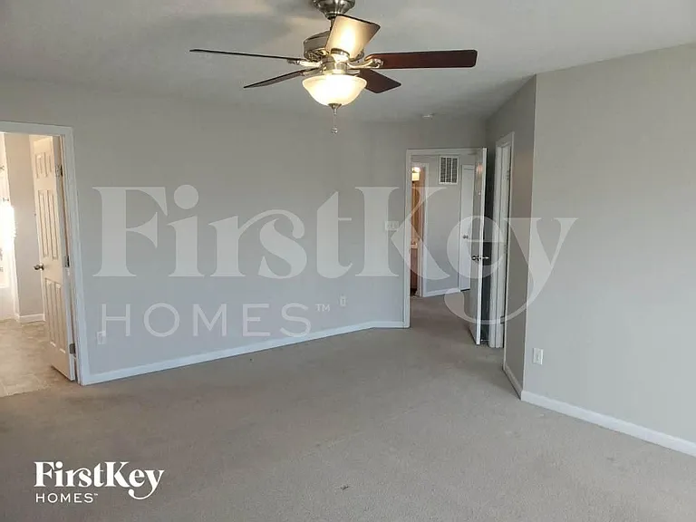 5606 Beechtree Ln — Photo 14