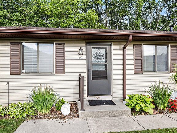 2nd image of 5246 Green Meadow Rd #Q