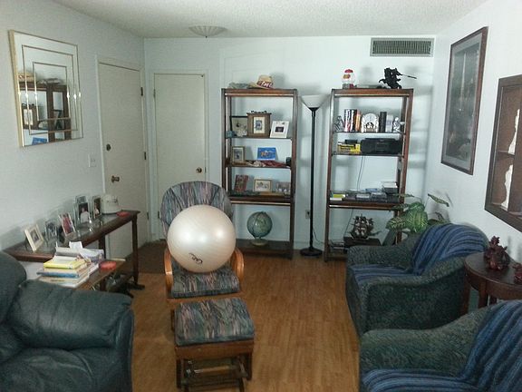 3rd image of 11009 W Cinnebar Ave