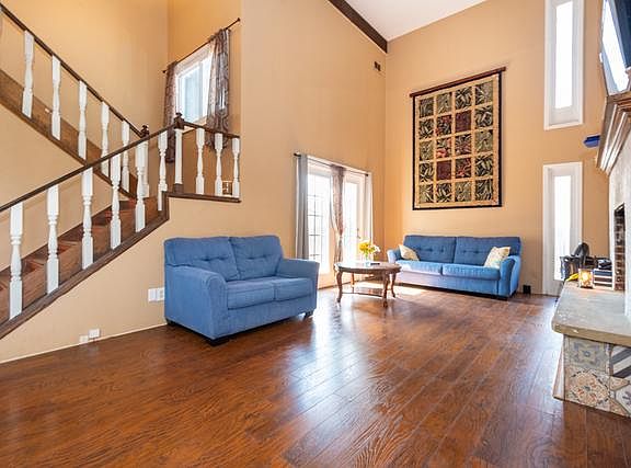 5th image of 183 Oakwood Dr