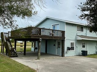 688 Sunset Ave, Port Lavaca, TX 77979