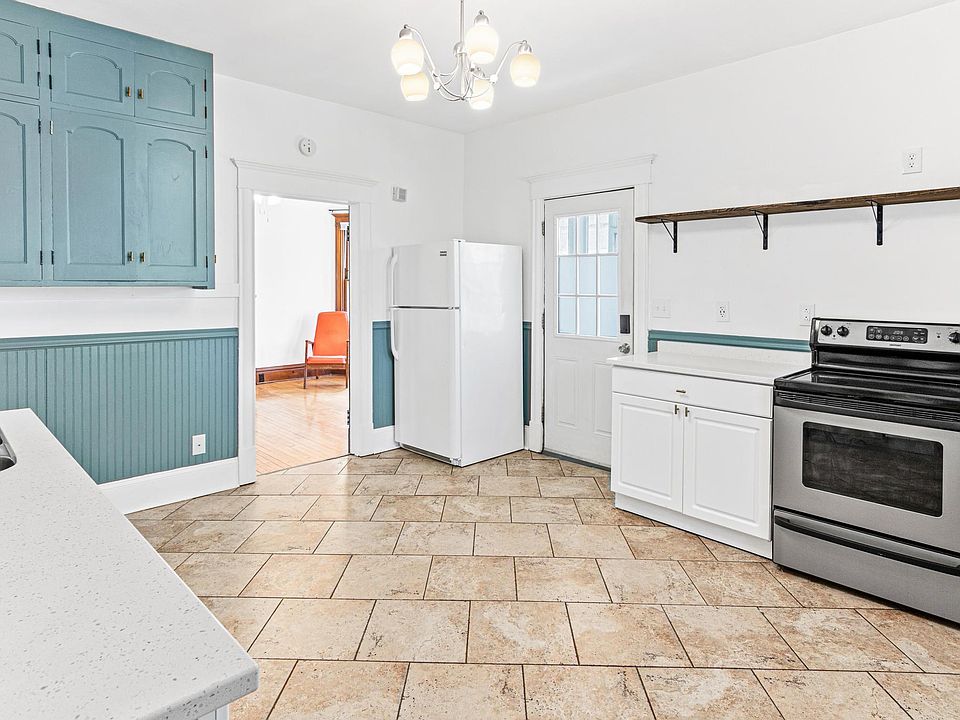 1st image of 47 Lowry Ave NE #1