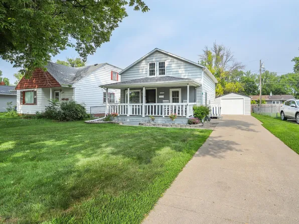 1214 14th St N, Moorhead, MN 56560