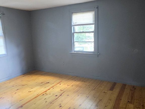 4th image of 3483 Hollywood St