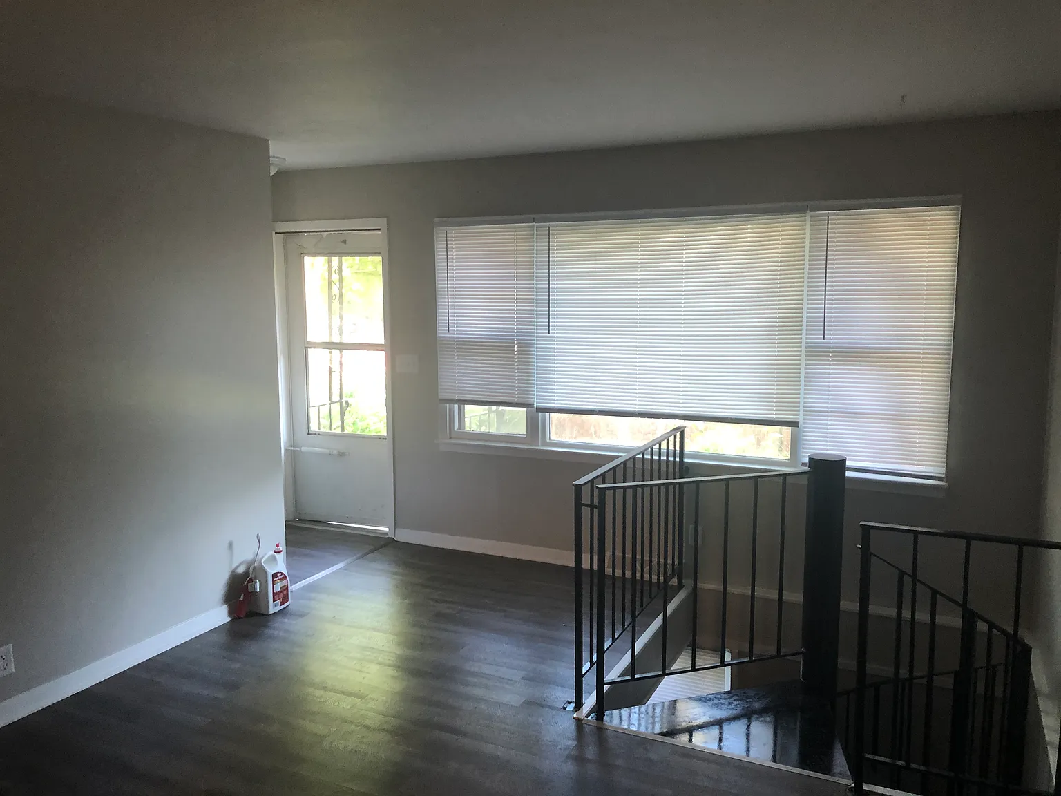 3 bed, $1,600 — Photo 1