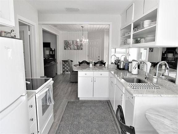 4th image of 3043 51st St S