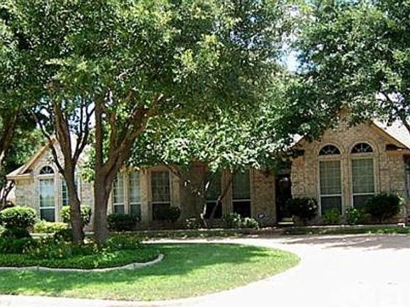 Circle Driveway for extra Parking