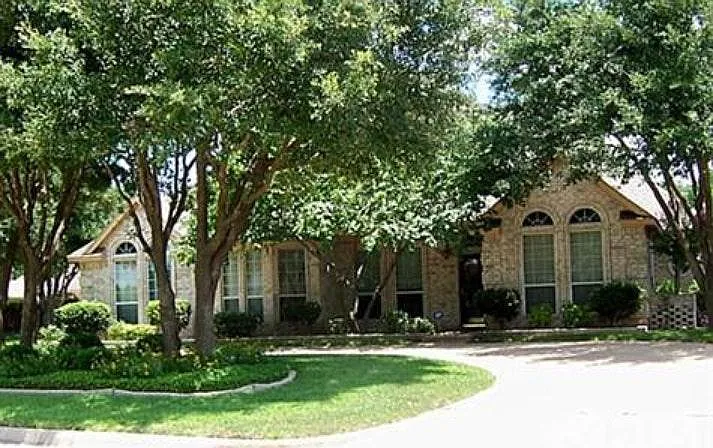 Circle Driveway for extra Parking