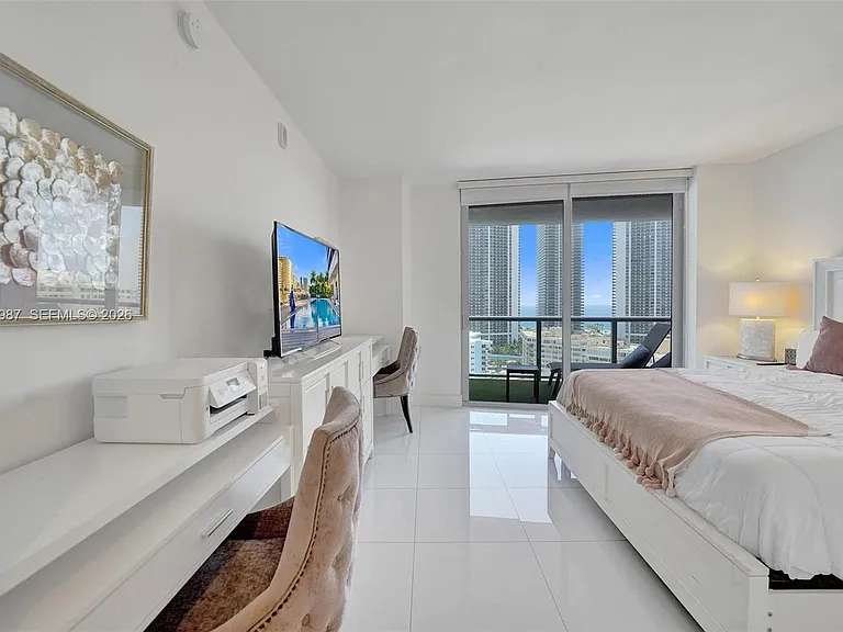 2600 E Hallandale Beach Blvd #T1902 — Photo 60