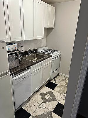 3rd image of 171 Attorney St #3A