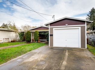 786 N 3rd St, Woodburn, OR 97071