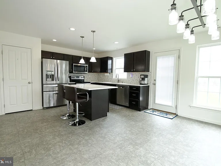 633 Keswick Ct — Photo 25