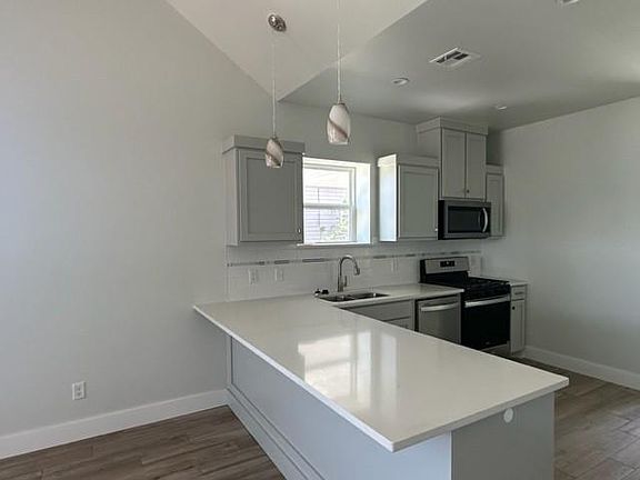 2nd image of 1528 NE 14th St