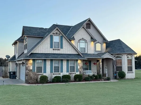 45 Old Post Ln, Enid, OK 73703
