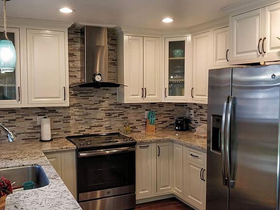 4th image of 6307 Sponson Ln