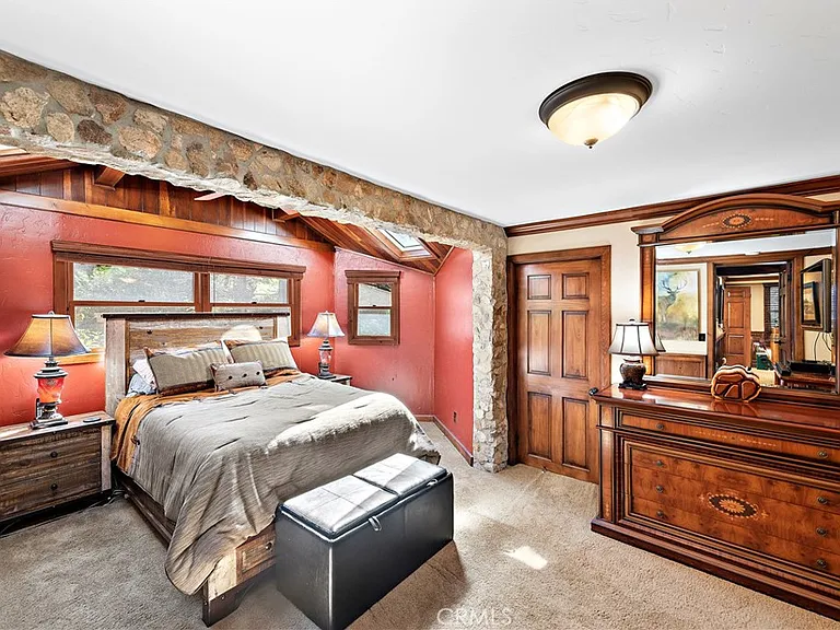 400 Cottage Grove Rd — Photo 14
