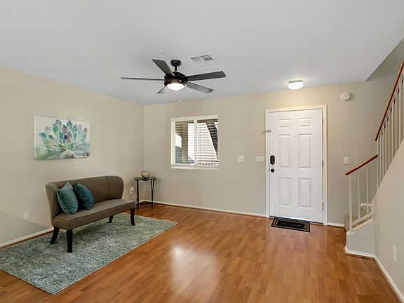3rd image of 8408 N Placita De Los Laureles