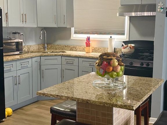 4th image of 6909 S Ada St