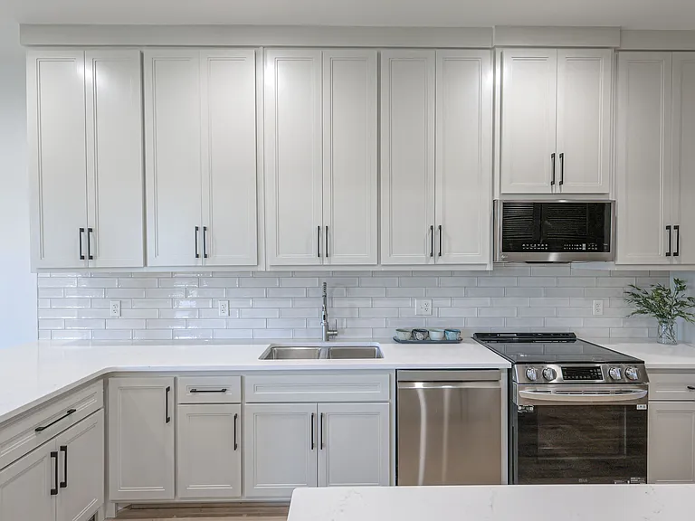 1025 Southwalk Dr — Photo 15