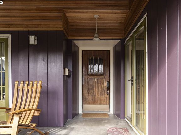 5th image of 323 SE Cowls St