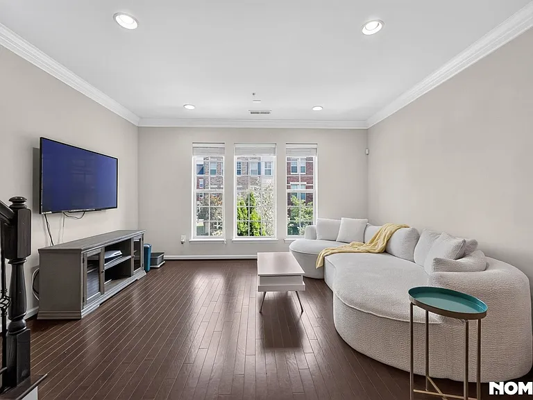817 Fair Winds Way — Photo 37