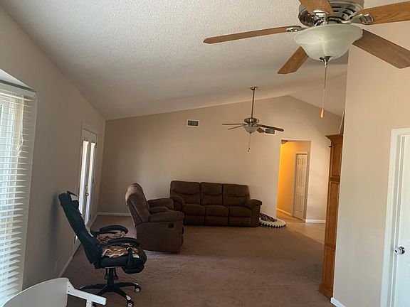 3rd image of 2706 Plantation Dr