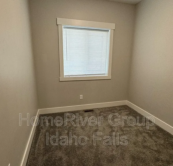 660 Saturn Ave #A — Photo 6