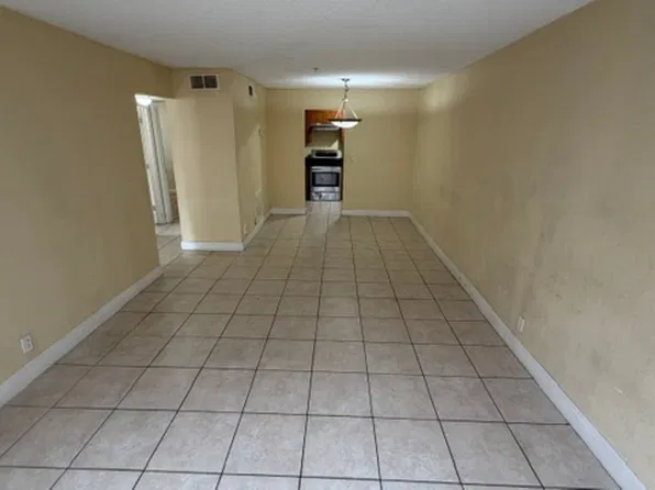 4251 NW 5th St APT 112, Fort Lauderdale, FL 33317