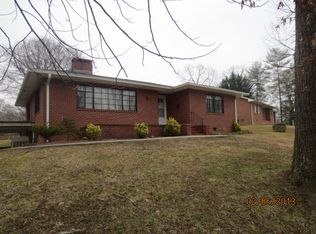 205 Linville Rd, Mount Airy, NC 27030