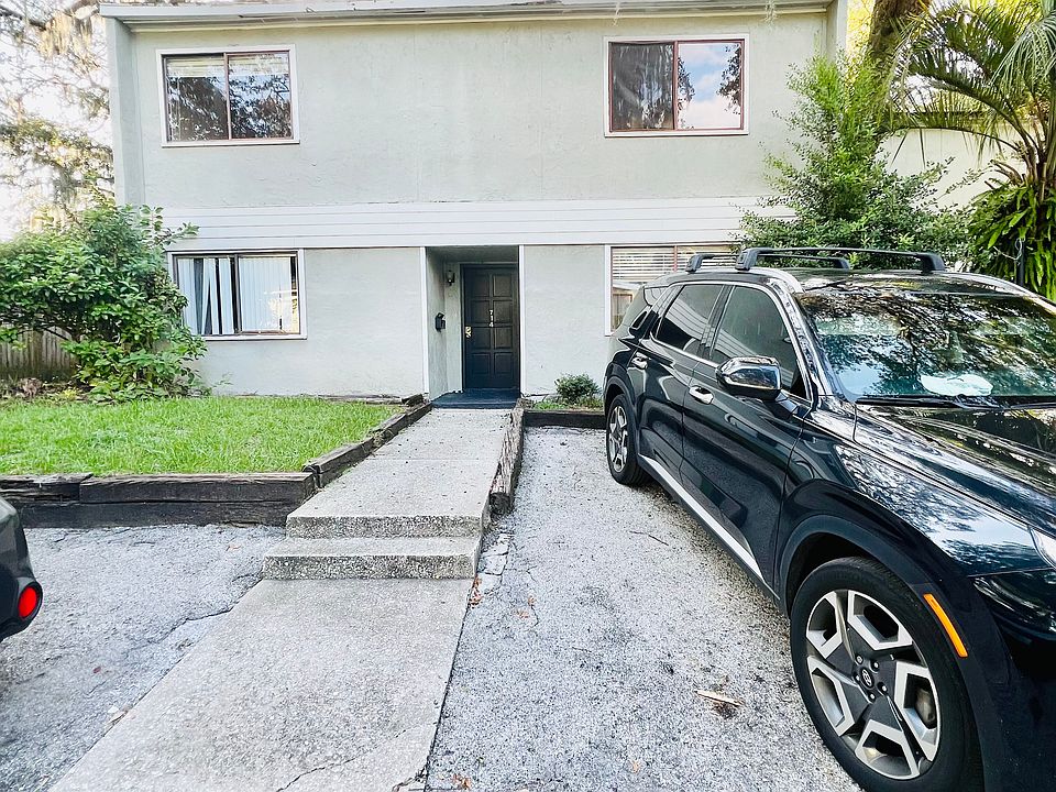 1st image of 714 Oaks Manor Ct