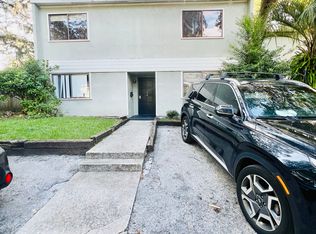 714 Oaks Manor Ct, Jacksonville, FL 32211