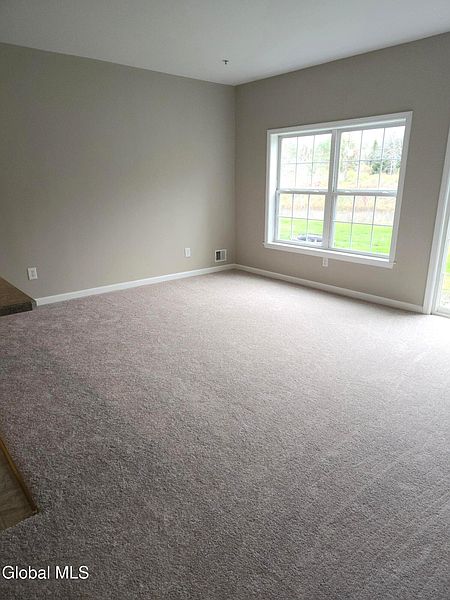 5th image of 305 Worthington Terrace