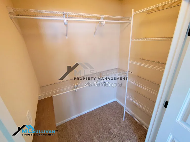 207 Maple Walk St — Photo 18