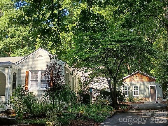 2nd image of 403 N Cannon Blvd