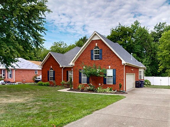 2nd image of 2943 Regenwood Dr