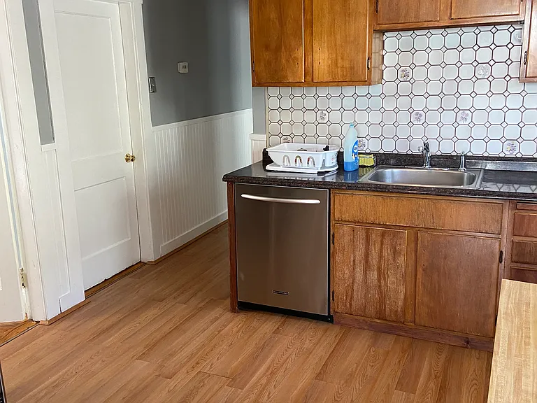 15 Rice Ave #1 — Photo 3