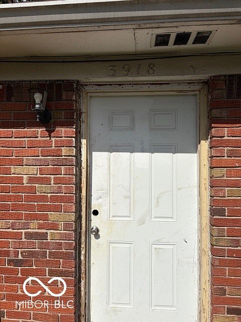 1st image of 3918 N Grand Ave