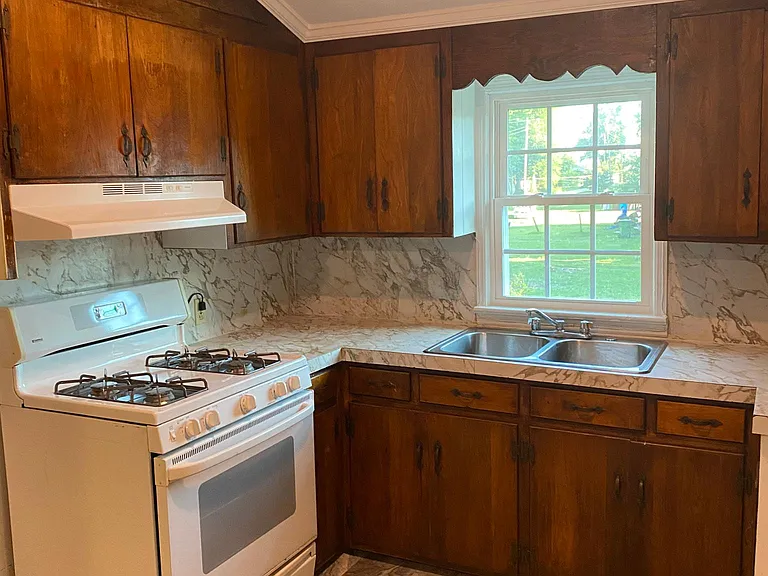 900 Henry St #B — Photo 7