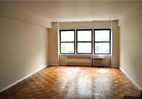 5th image of 120 E 36th St APT 3D