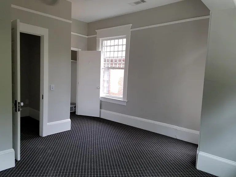 317 4th St NE #C — Photo 22