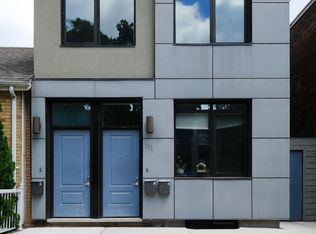 111 Lippincott St, Toronto, ON M5S 2P2