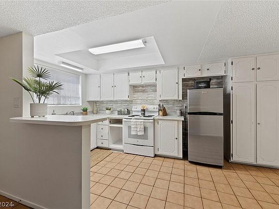 2nd image of 4678 Monterey Cir Unit 3