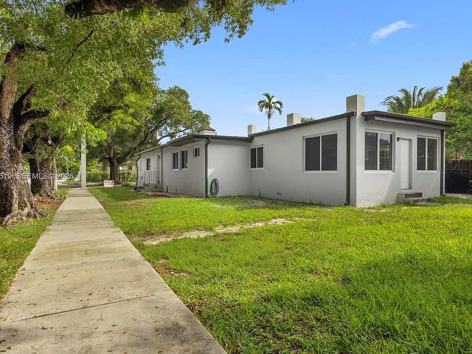 2375 SW 16th Ave #B