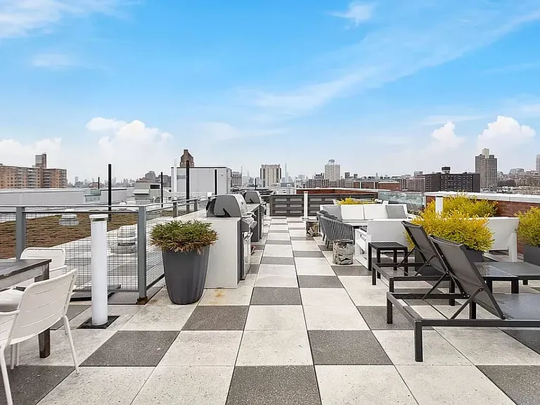 2350 Adam Clayton Powell Jr Blvd #Penthouse 19 — Photo 10