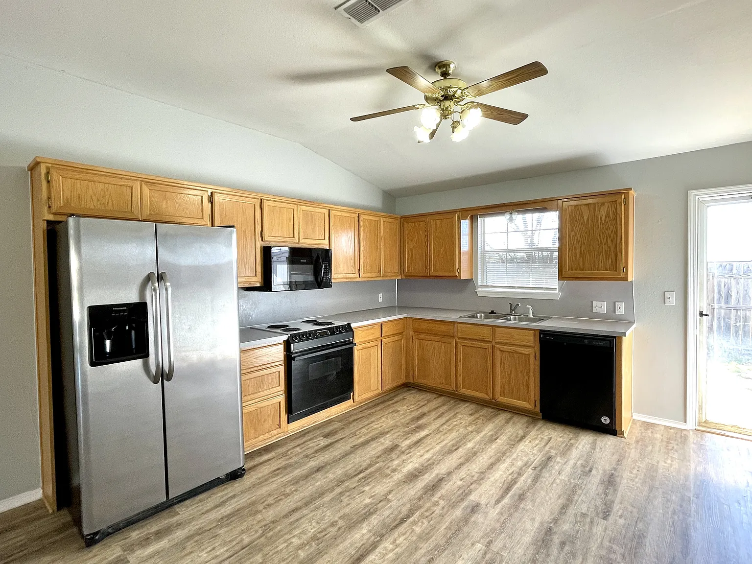 2301 Cimmaron Drive - 1 — Photo 3