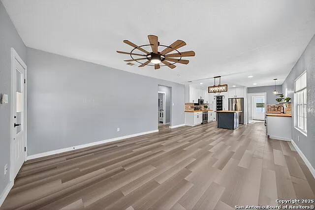 1203 Avenue J — Photo 9