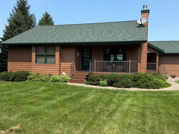 201 385th Ave, Grinnell, IA 50112