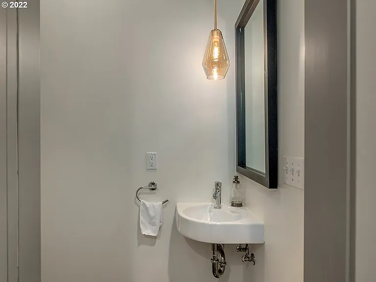 1726 NW Riverscape St — Photo 14