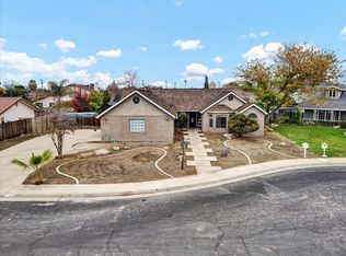 284 Orange Ct, Hanford, CA 93230